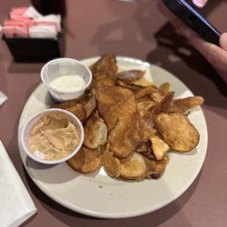 Schneider's Pub - House chips