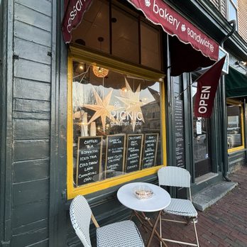 Picnic - Cafes Near Me - Newport, Rhode Island Picnic - Cafes Near Me - Newport, Rhode Island