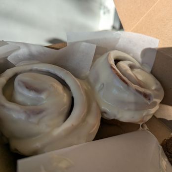 Bakerbots Baking  - Cinnamon rolls - Desserts Near Me - Toronto, Ontario