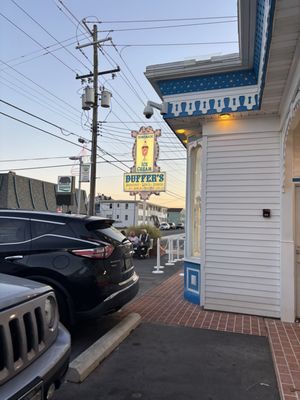 Duffer's Restaurant & Old Fashioned Ice Cream Parlor by null