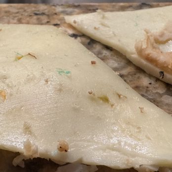 Chick-fil-A - Green plastic found in sandwich - Fast Food Near Me - Chicago, Illinois