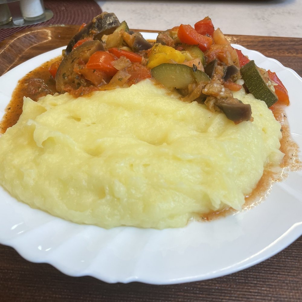 Ananda - Ratatouille with mashed potatoes. - Vegetarian Near Me - Liberec, LI