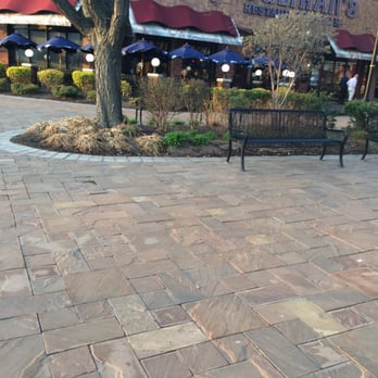 Houlihan's - Outside tables for a quite lunch - Bars Near Me - Secaucus, New Jersey Houlihan's - Outside tables for a quite lunch - Bars Near Me - Secaucus, New Jersey