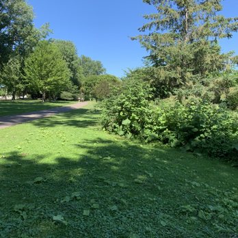 Bassett Creek Park - The path - Parks Near Me - Crystal, Minnesota