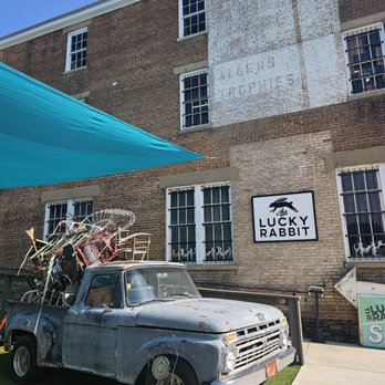 The Lucky Rabbit - Used, Vintage & Consignment Near Me - Hattiesburg, Mississippi