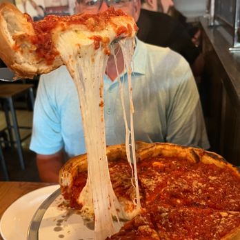 Giordano's - Just look at that cheese! - Pizza Near Me - Rosemont, Illinois Giordano's - Just look at that cheese! - Pizza Near Me - Rosemont, Illinois