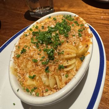 Hudson House - Side lobster Mac and cheese - Cocktail Bars Near Me - Houston, Texas