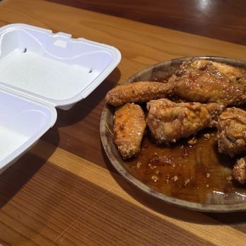 Hooters - Sports Bars Near Me - Cape Coral, Florida