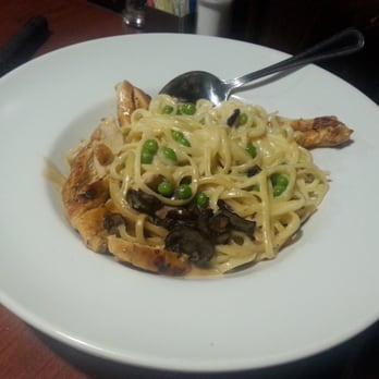 Ruby Tuesday Moanalua - Chicken mushroom Alfredo - American Near Me - Honolulu, Hawaii Ruby Tuesday Moanalua - Chicken mushroom Alfredo - American Near Me - Honolulu, Hawaii