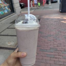 Oreo shake with vanilla ice cream Oreo shake with vanilla ice cream