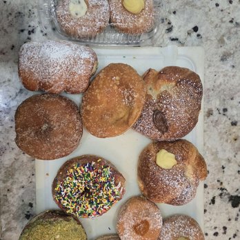 New Paradise Bakery - Doughnuts - Bakeries Near Me - Chicago, Illinois