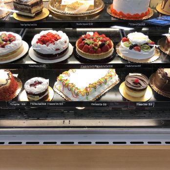 Shaw's - Bakery case - Grocery Near Me - East Providence, Rhode Island