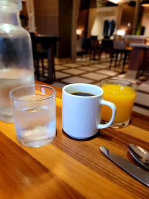 Central Bar + Kitchen by null