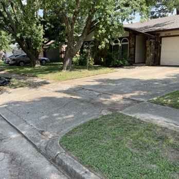 Boomin' Greens Lawn Care - Broken Arrow house! - Lawn Services Near Me - Tulsa, Oklahoma Boomin' Greens Lawn Care - Broken Arrow house! - Lawn Services Near Me - Tulsa, Oklahoma