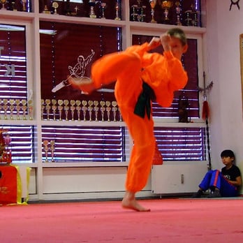Kampfkunst Studio Pham - Max bei seiner Musikform - Martial Arts Near Me - Berlin, BE
