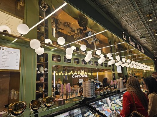 Anita La Mamma del Gelato by null