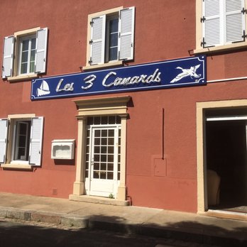 Les 3 Canards - Outside of Restaurant - French Near Me - Saint-Georges-de-Reneins, 69