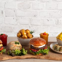 Lou's Catering & Foodtruck - Burger Catering