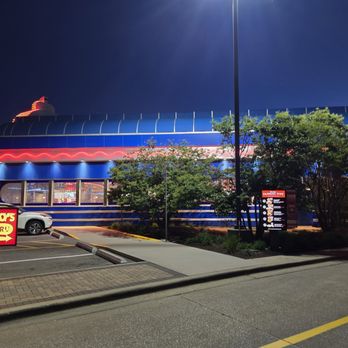 Portillo's Elmhurst - Hot Dogs Near Me - Elmhurst, Illinois