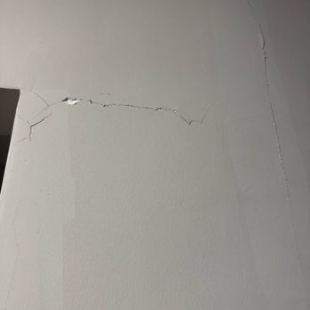 Kasa Magnificent Mile - General basic maintenance issues through out unit like cracked walls. - Residences Near Me - Chicago, Illinois Kasa Magnificent Mile - General basic maintenance issues through out unit like cracked walls. - Residences Near Me - Chicago, Illinois
