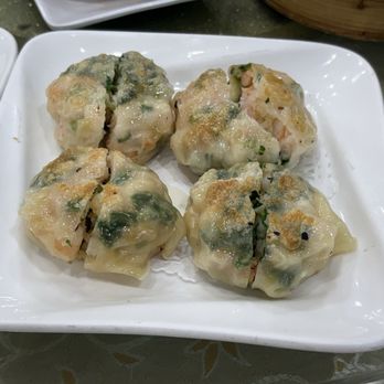 Grand Crystal Seafood Restaurant - Pan fried prawns with chive dumplings ($9.50) - Dim Sum Near Me - Burnaby, British Columbia Grand Crystal Seafood Restaurant - Pan fried prawns with chive dumplings ($9.50) - Dim Sum Near Me - Burnaby, British Columbia