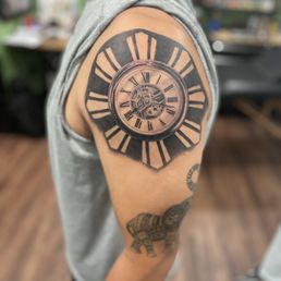 Clock Face w/ Filipino Sun Rays Clock Face w/ Filipino Sun Rays
