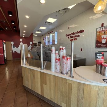 Smoothie King - the interior of a fast food restaurant - Juice Bars & Smoothies Near Me - Hutto, Texas