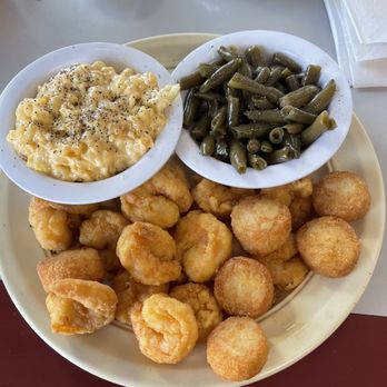 The Captain's Table - Fried shrimp and scallops - Breakfast & Brunch Near Me - Morehead City, North Carolina The Captain's Table - Fried shrimp and scallops - Breakfast & Brunch Near Me - Morehead City, North Carolina