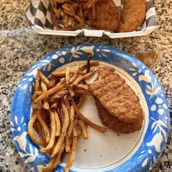 Happy’s Eatery - Chicken fingers and fries