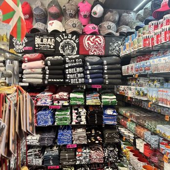 Kaixo Souvenir - Souvenir Shops Near Me - Bilbo, BI