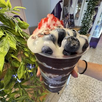 Oakberry Acai - Acai Bowl - Crunchy (16 oz) - Acai Bowls Near Me - San Diego, California Oakberry Acai - Acai Bowl - Crunchy (16 oz) - Acai Bowls Near Me - San Diego, California