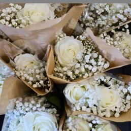 Beautiful roses from Moorpark's one and only flower shop! They always do such a great job and deliver as well! Beautiful roses from Moorpark's one and only flower shop! They always do such a great job and deliver as well!