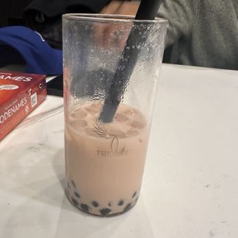 Twilight Cafe - Strawberry Milk Tea - Bubble Tea Near Me - Scarborough, Ontario