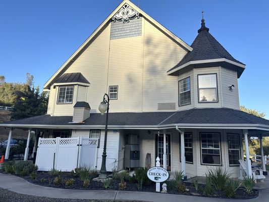 Hounds Tooth Inn by null