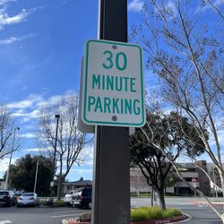 Gateway Plaza - 30 Minute Parking!!