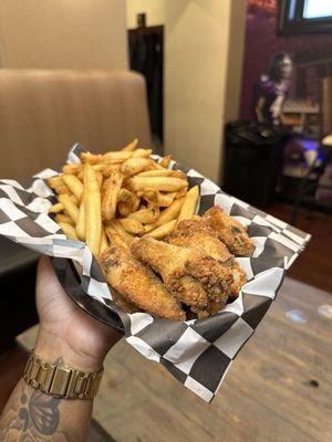 So Baltimore Sports Bar & Lounge by null