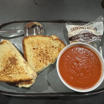 Ribbon Cafe - Grilled cheese and tomato soup - Cafes Near Me - Ballston Spa, New York