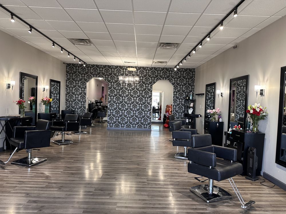 Bella Tia Salon Logo