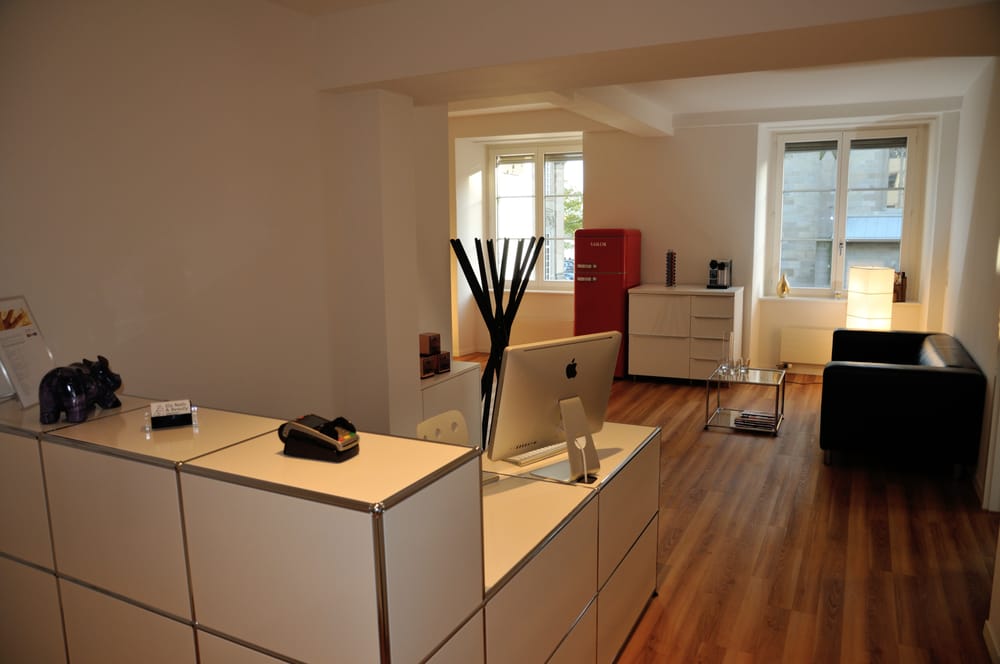 ELA NAILS & BEAUTY Münsterhof 18, Zürich, Switzerland Nail Salons