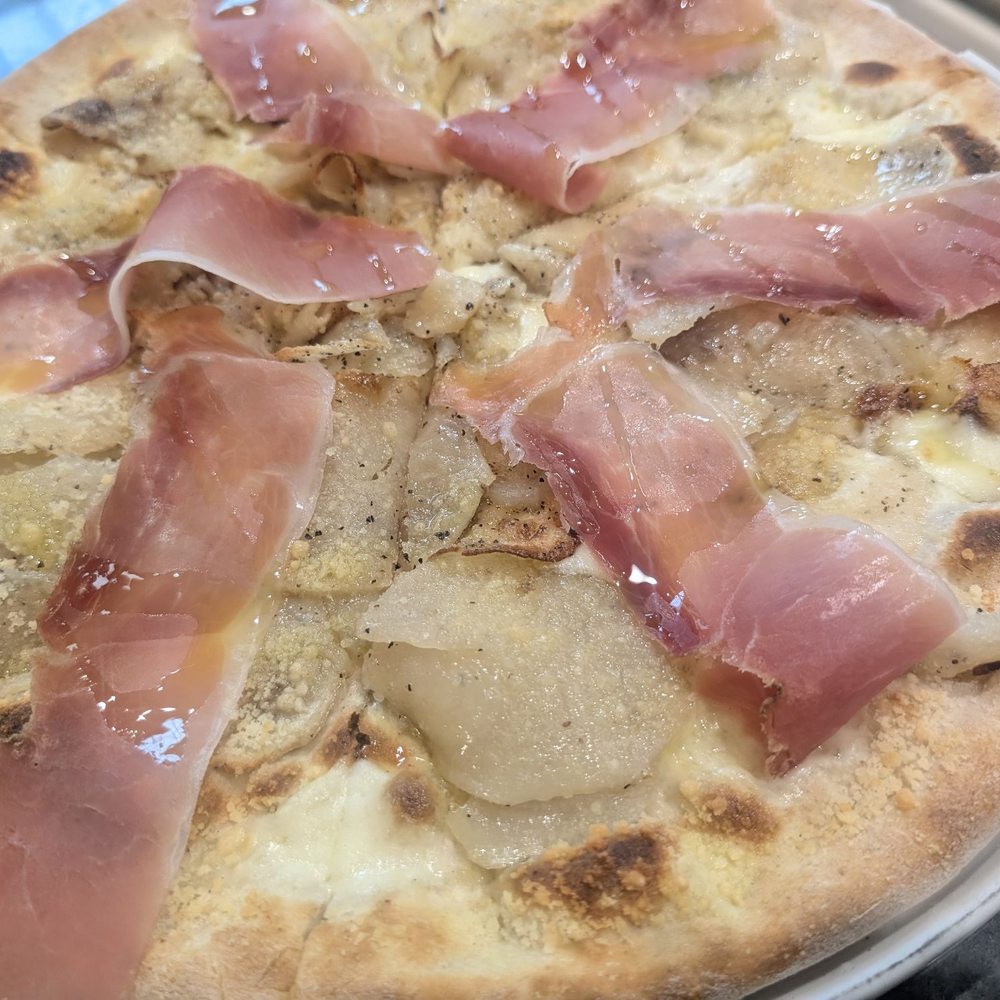 Potato and speck pizza Potato and speck pizza