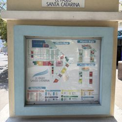 El Paseo Santa Catarina - Walking around
