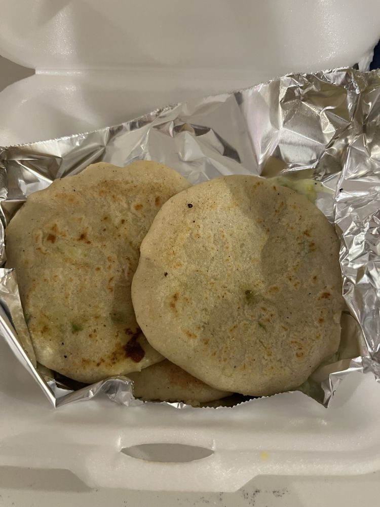 Elizabeth Pupusería & Deli