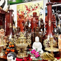 Hoa Oriental Gift Shop - Traditional prayer altars and accessories