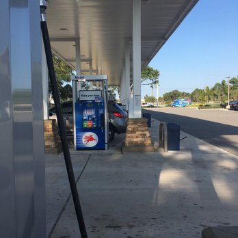 7-Eleven - a gas pump at a gas station - Convenience Stores Near Me - West Palm Beach, Florida