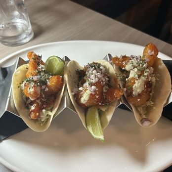 Perla Oyster Bar And Grill - Spicy fish tacos - super tasty and refreshing - Seafood Near Me - Woodbridge, Ontario