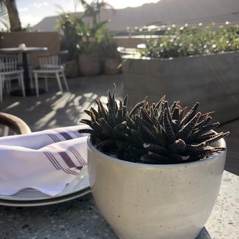 Deck. - Views - Hawaiian Near Me - Honolulu, Hawaii