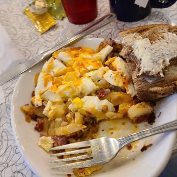 HangOverEasy - Cbh...corned beef hash, rye toast, 2 eggs over easy,  hot sauce - Breakfast & Brunch Near Me - Columbus, Ohio