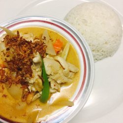Hug Thai Kitchen - Mussaman curry with Rice