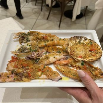 Settembrini 18 - Gratinado misto di pesce - Assorted fish au graten. - Italian Near Me - Milan, Michigan