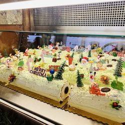 Boulangerie Pierre & Patisserie - yule log cake